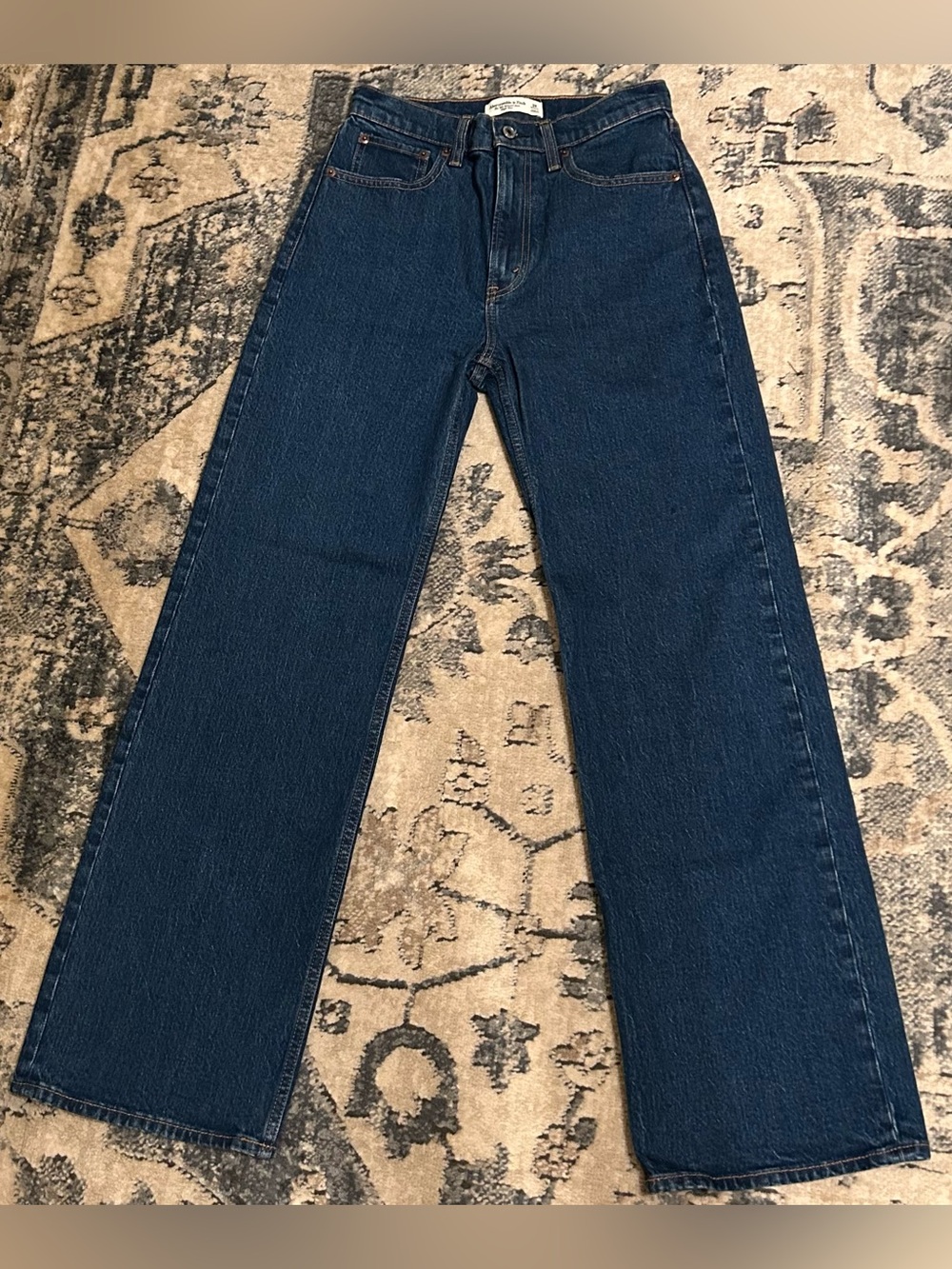 Abercrombie & Fitch High-Rise 90’s Relaxed Jean Sz 26 - Dark Wash
